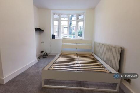 Master Bedroom 1 - Ground Floor