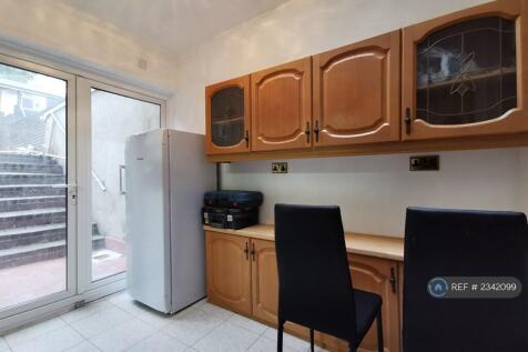Conservatory Stoeage Space Near Kitchen