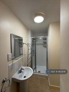 Master Bedroom En-Suite