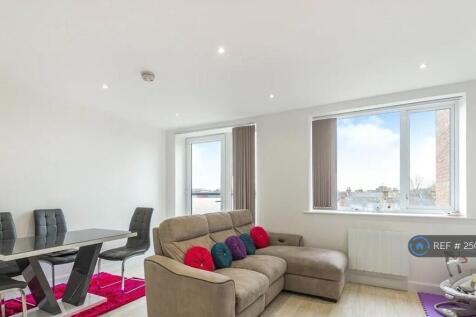 Bright Reception/Dining Room With Juliet Balcony