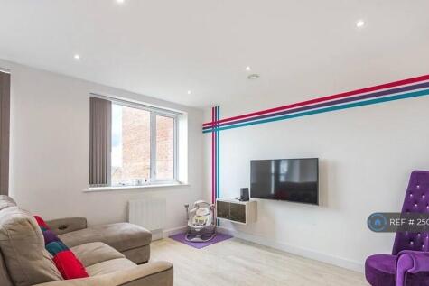 Bright Reception/Dining Room With Juliet Balcony