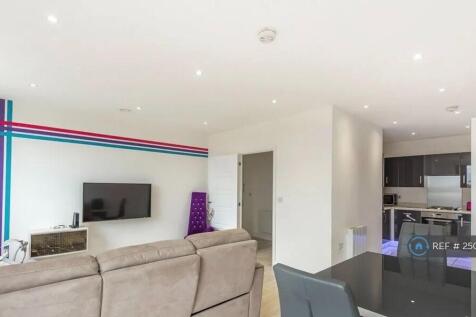 Bright Reception/Dining Room With Juliet Balcony