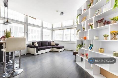 Living Room As You Enter The Flat