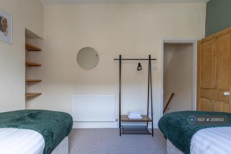 Large Bedroom 1