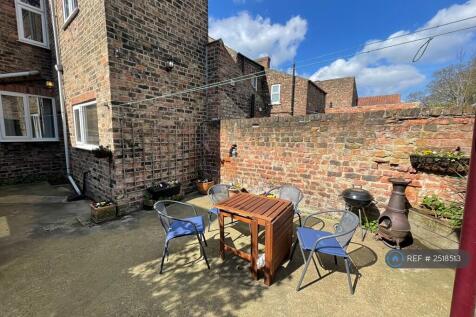 Cosy Outside Private Yard