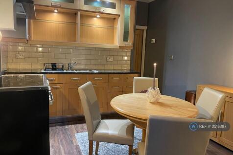 Dining/Kitchen 