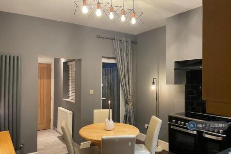 Dining/Kitchen 