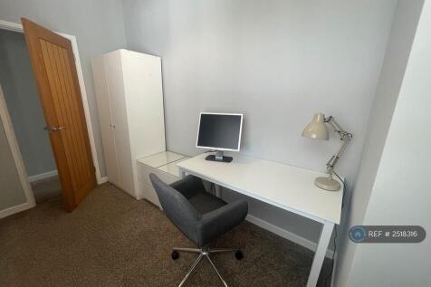Bedroom 3 / Study 