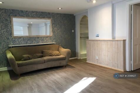 Spacious Livingroom