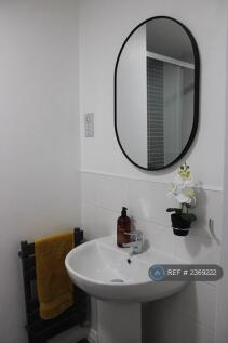 Saffron Bathroom 1