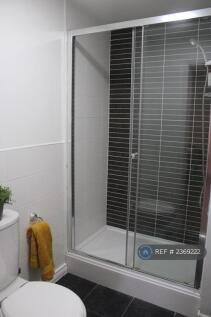 Saffron Bathroom 2