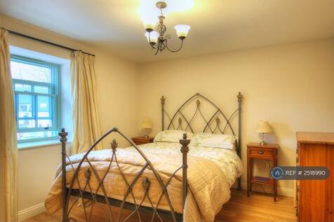 Ensuite Bedroom With Shower Room