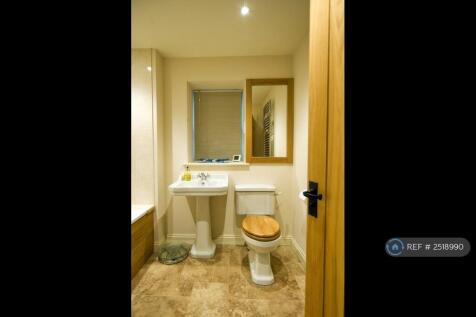 Ensuite Master Bathroom