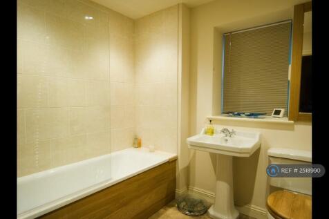 Ensuite Master Bathroom