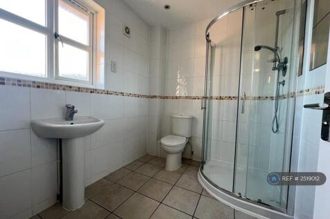 Ensuite To Master Bedroom