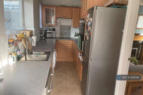 Kitchen With Appliances Included 