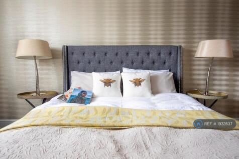 Super Kingsize Bed - Extra Large Bedroom