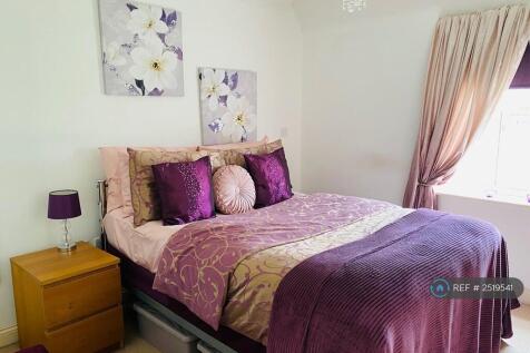 Master Bedroom With En-Suite 