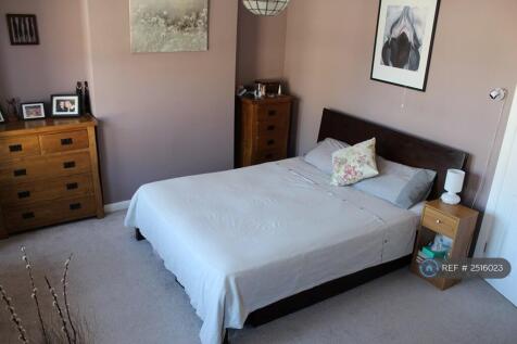 King-Size Bedroom