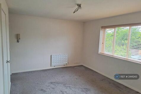 Studio Room