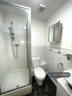 En-Suite Bathroom