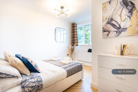 Double En-Suite Bedroom 3
