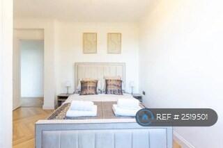 Double En-Suite Bedroom 3