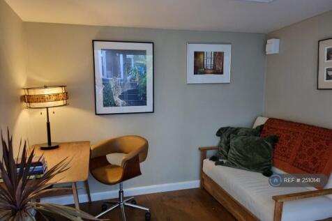 Office/Summer House 1