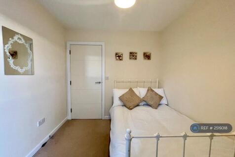 Second Double Bedroom With Balcony 
