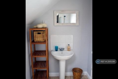 En Suite To Bedroom 3