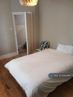 Bedroom 1 (Ground Floor)