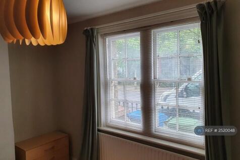 Bedroom 1 (Ground Floor)