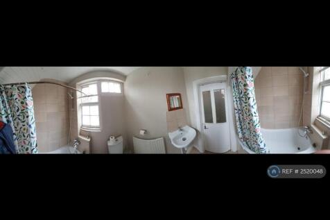 Main Bathroom Panorama