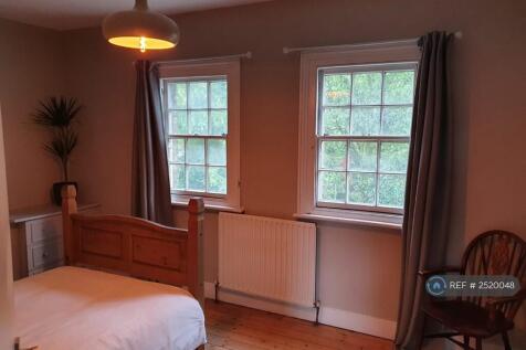 Bedroom 2 (First Floor Front)