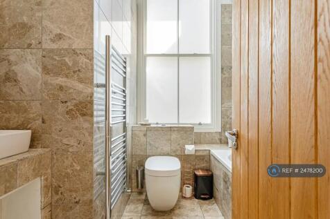 Bathroom 1 Toilet