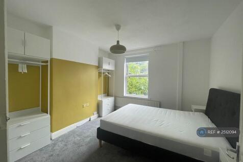 Bedroom 1/ 1st Floor