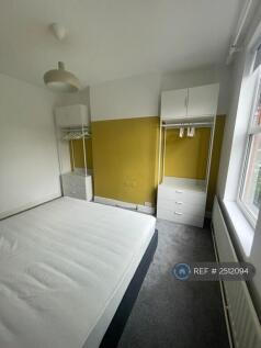 Bedroom 1/ 1st Floor