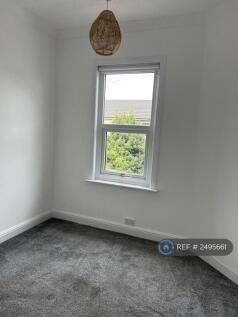 Small Double Bedroom 