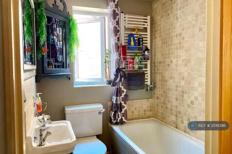 Upstairs Family Bathroom
