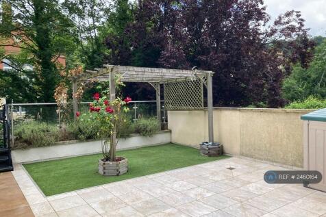 Terrace On The River Avon