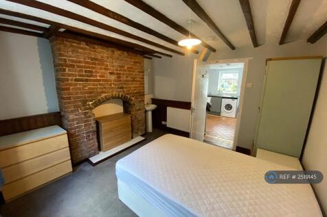 Double Bedroom #1 