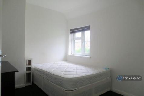 Bedroom 1 - 2.7m x 3.4m