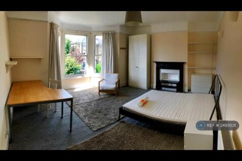 2. First Floor Front Bedroom