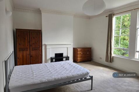 Bedroom 2 (Extra Large Room - First Floor) 