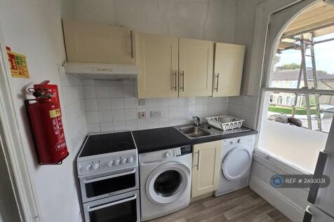 Kitchen 2 (First Floor) 