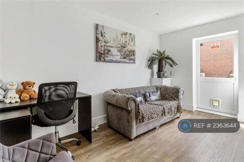 Dinning/Office Or 5th Bed 