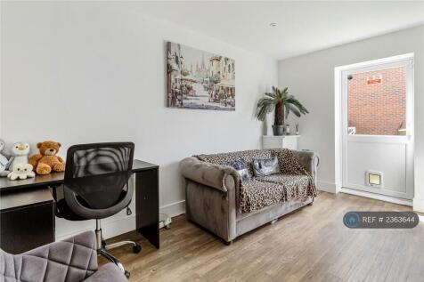 Office/Bedroom 5