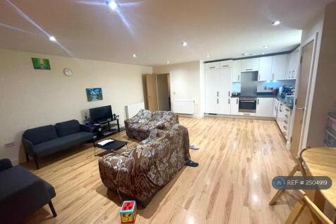 Open Plan Living &amp; Kitchen 2