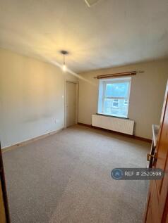 Master Bedroom And Walk In Wardrobe