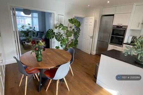 Open Plan Dining Area &amp; Kitchen